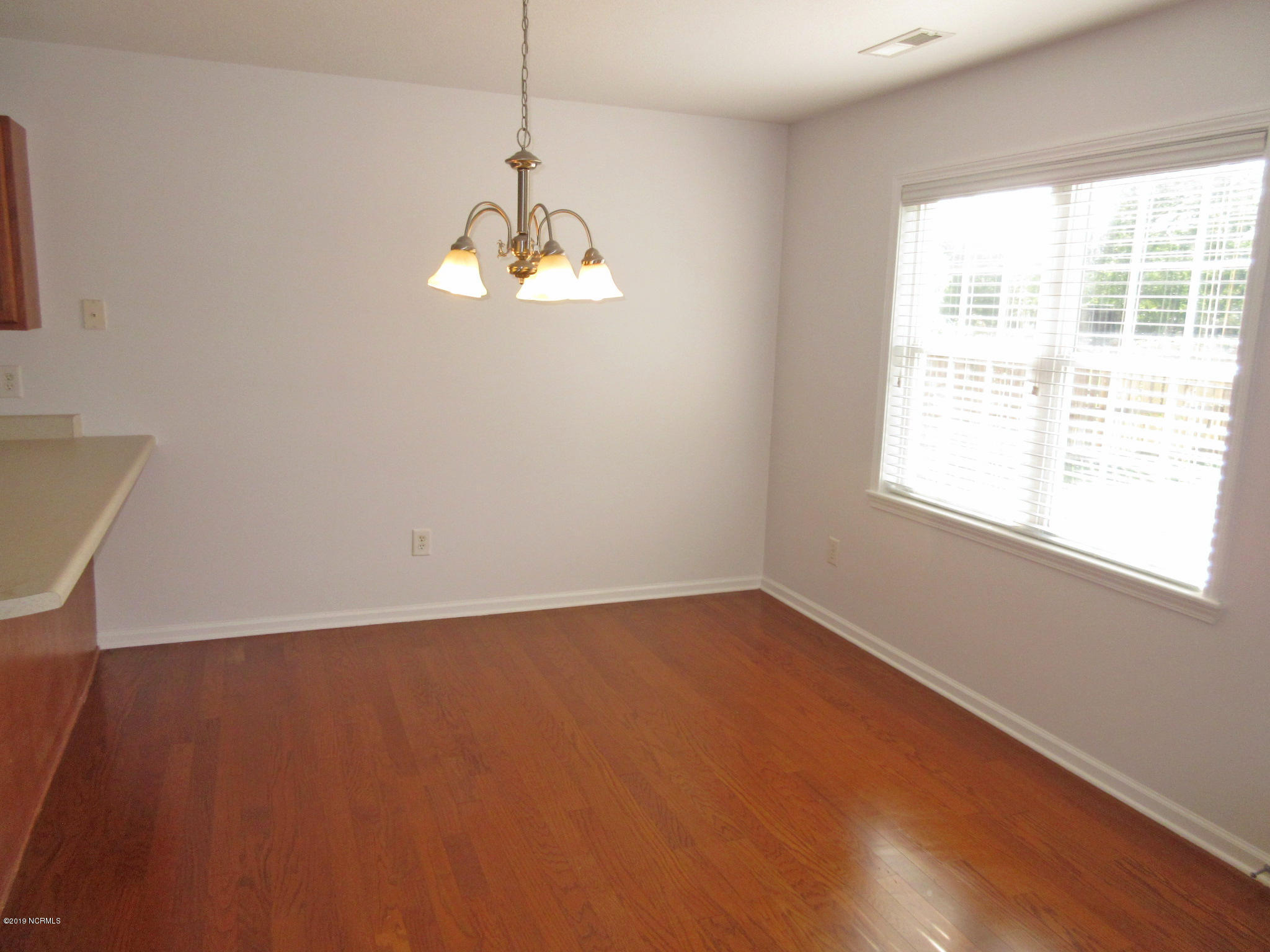 312 Trappers Road Hubert, NC 28539 - Photo 4 of 17 312 Trappers Rd - Dining 1