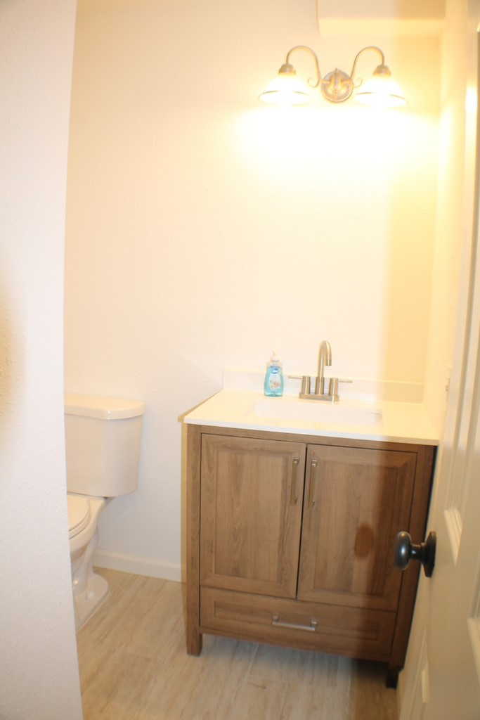 5100 Allendale Road, Unit 207 Houston, TX 77017 - Photo 8 of 34 a bathroom with a sink and toilet