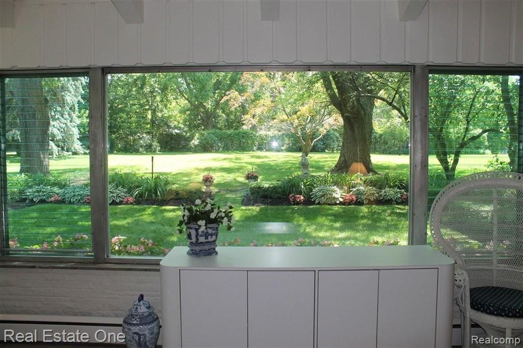 4540 Walnut Lake Road Bloomfield Hills, MI 48301 - Photo 15 of 24 img_8347 (Large).jpg