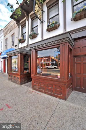 $2,400 | 919 12th Street Northeast, Unit 305, Washington, DC 20002