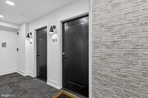 $2,400 | 919 12th Street Northeast, Unit 305, Washington, DC 20002