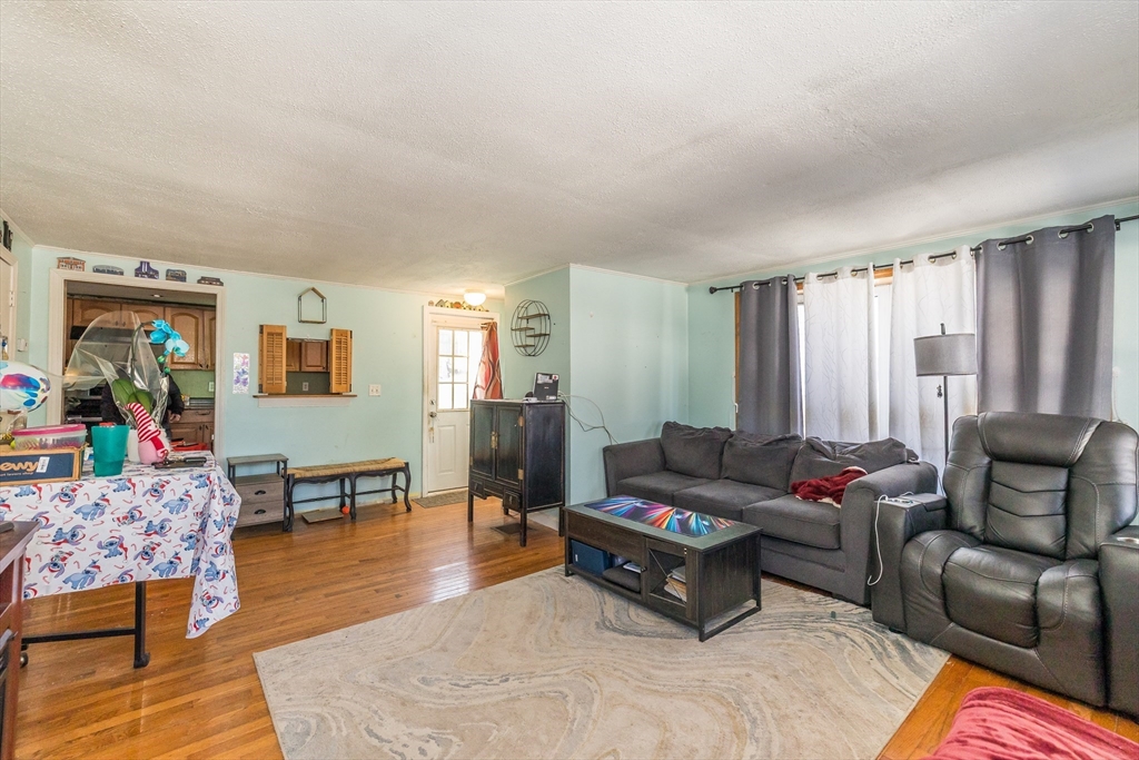 11 Fuller Road Billerica, MA 01821 - Photo 5 of 16 Gallery Image 5
