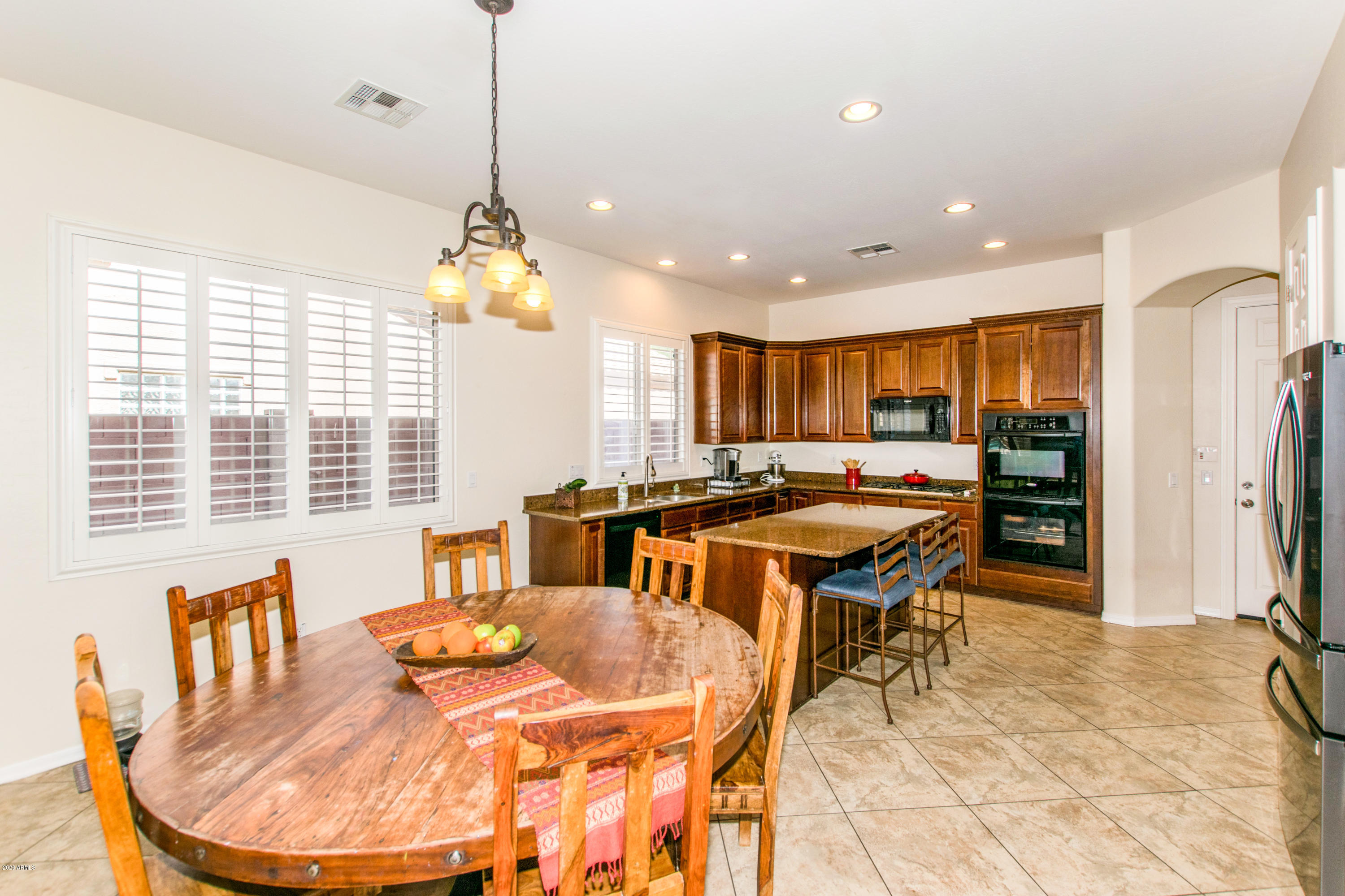 1296 East Bautista Road Gilbert, AZ 85297 - Photo 14 of 52 10 Kitchen