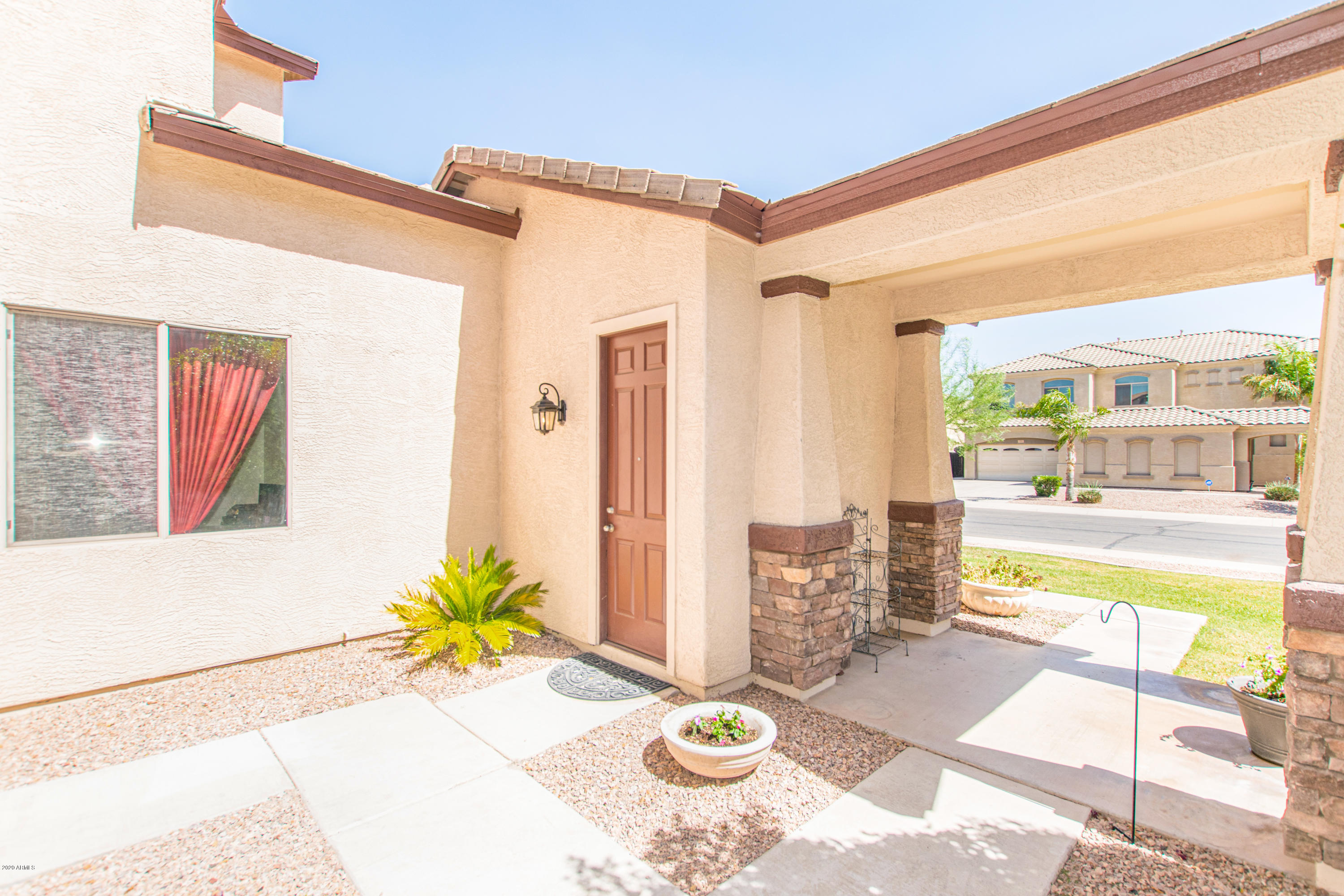 1296 East Bautista Road Gilbert, AZ 85297 - Photo 41 of 52 35 Front Courtyard