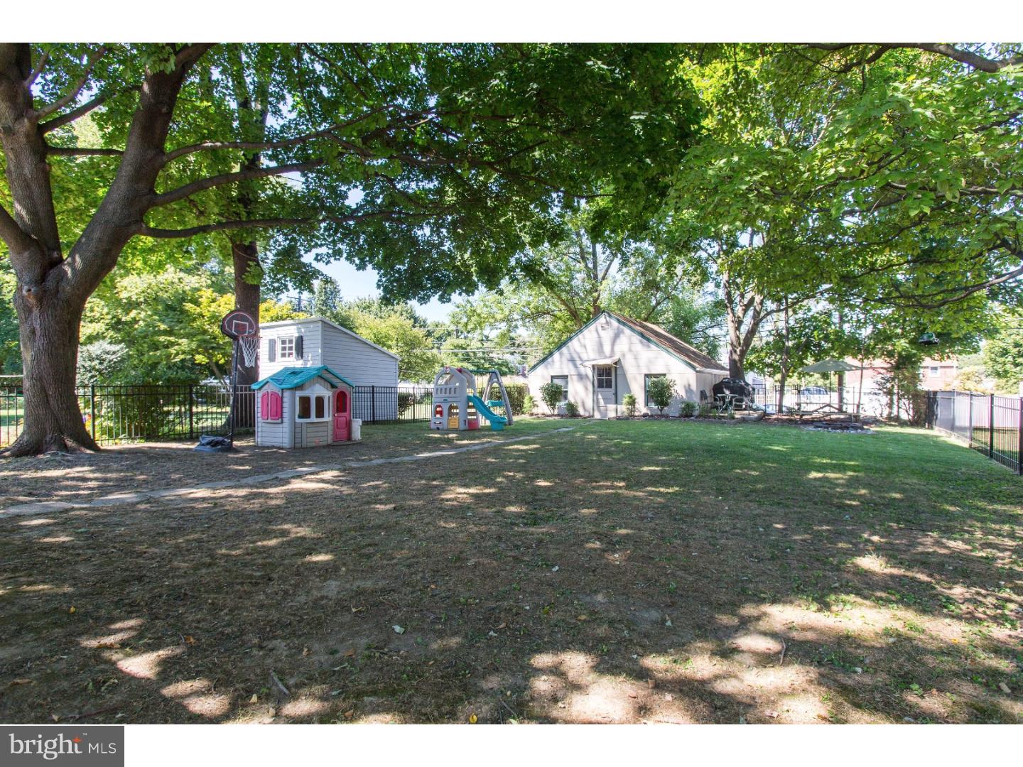 444 Prospect Road Springfield, PA 19064 - Photo 22 of 25 View in Back
