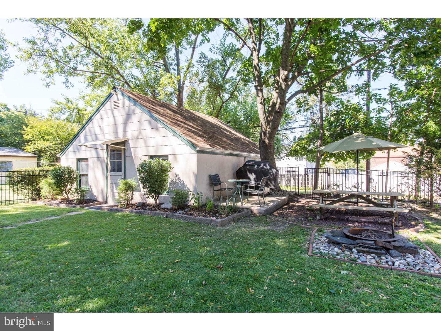 444 Prospect Road Springfield, PA 19064 - Photo 23 of 25 Garage