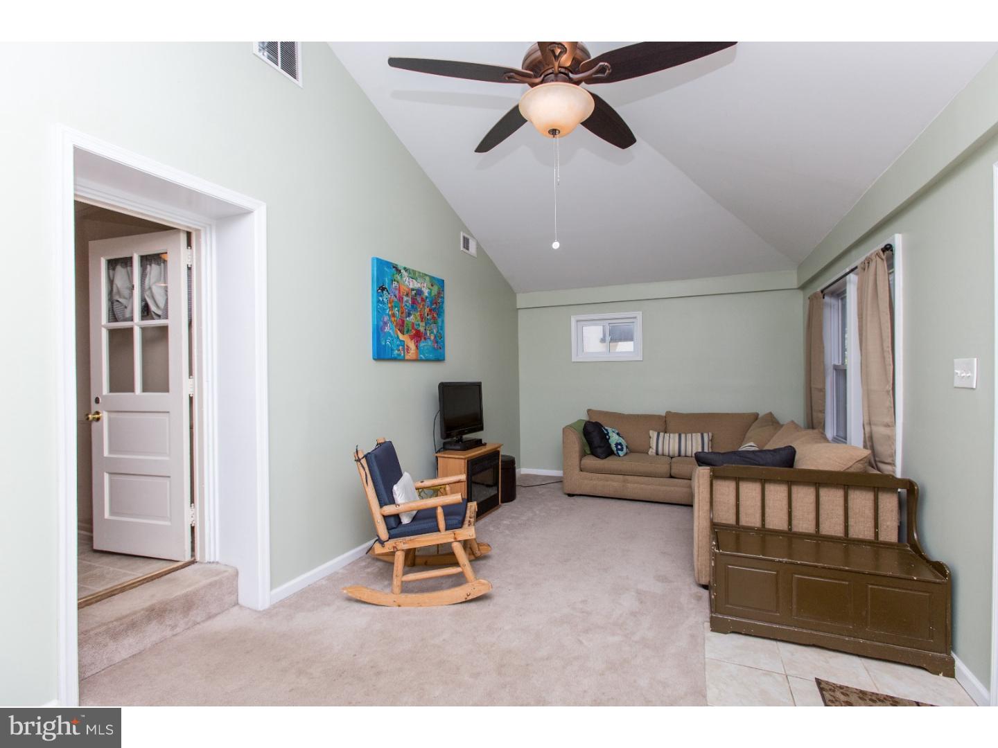 444 Prospect Road Springfield, PA 19064 - Photo 10 of 25 Family Room