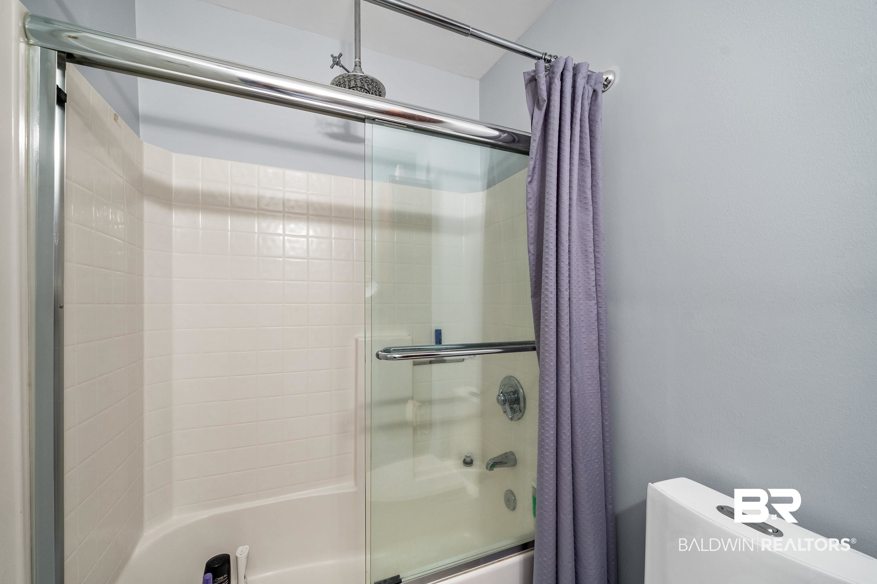 10407 LaLa Road Daphne, AL 36526 - Photo 20 of 47 Tub and Bath Combo in 2nd Bathroom