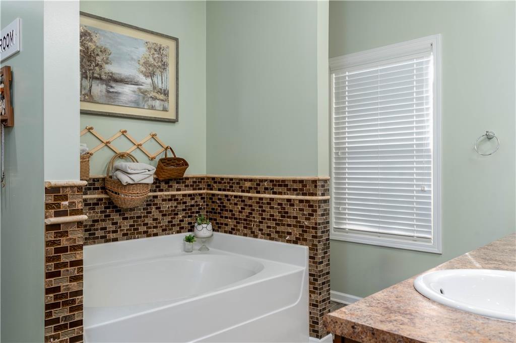 135 Mercer Lane Cartersville, GA 30120 - Photo 13 of 41