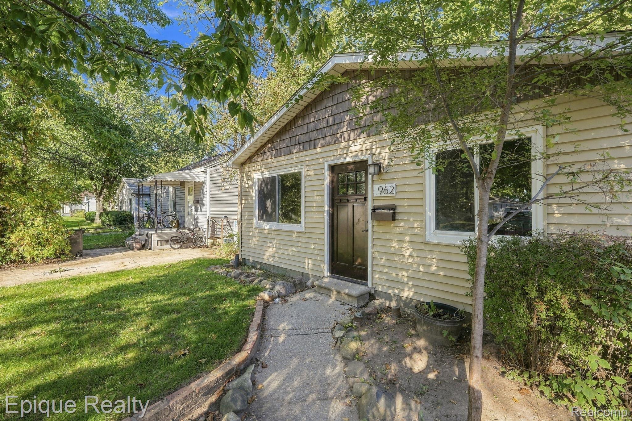 1962 Leitch Road Ferndale, MI 48220 - Photo 20 of 25 21-web-or-mls-DSC01250.jpg