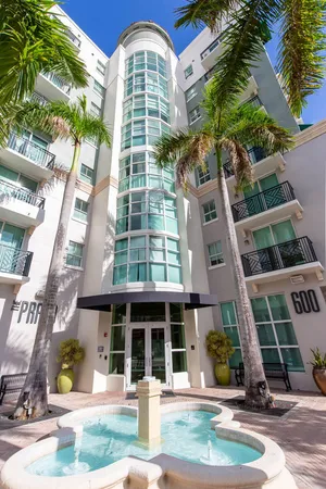 $2,900 | 600 South Dixie Highway, Unit 520, West Palm Beach, FL 33401