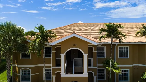 $220,000 | 1108 Winding Pines Circle, Unit 201, Cape Coral, FL 33909
