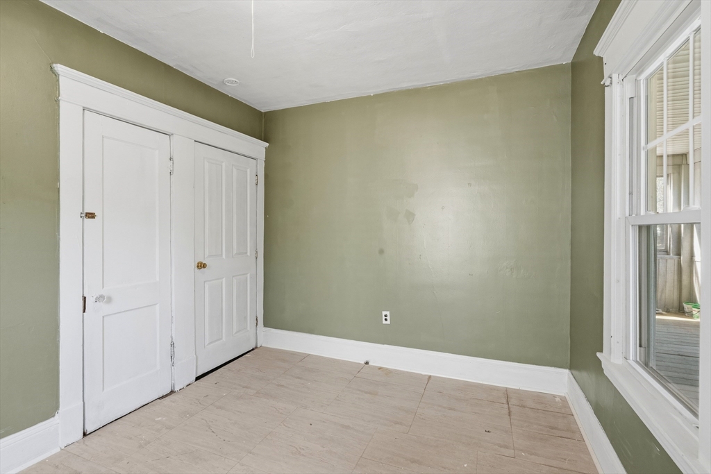 371 Oakland Street, Unit 1 Springfield, MA 01108 - Photo 16 of 19 Gallery Image 16