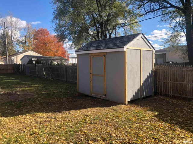 $94,900 | 802 North Indiana Avenue, Springfield, IL 62702