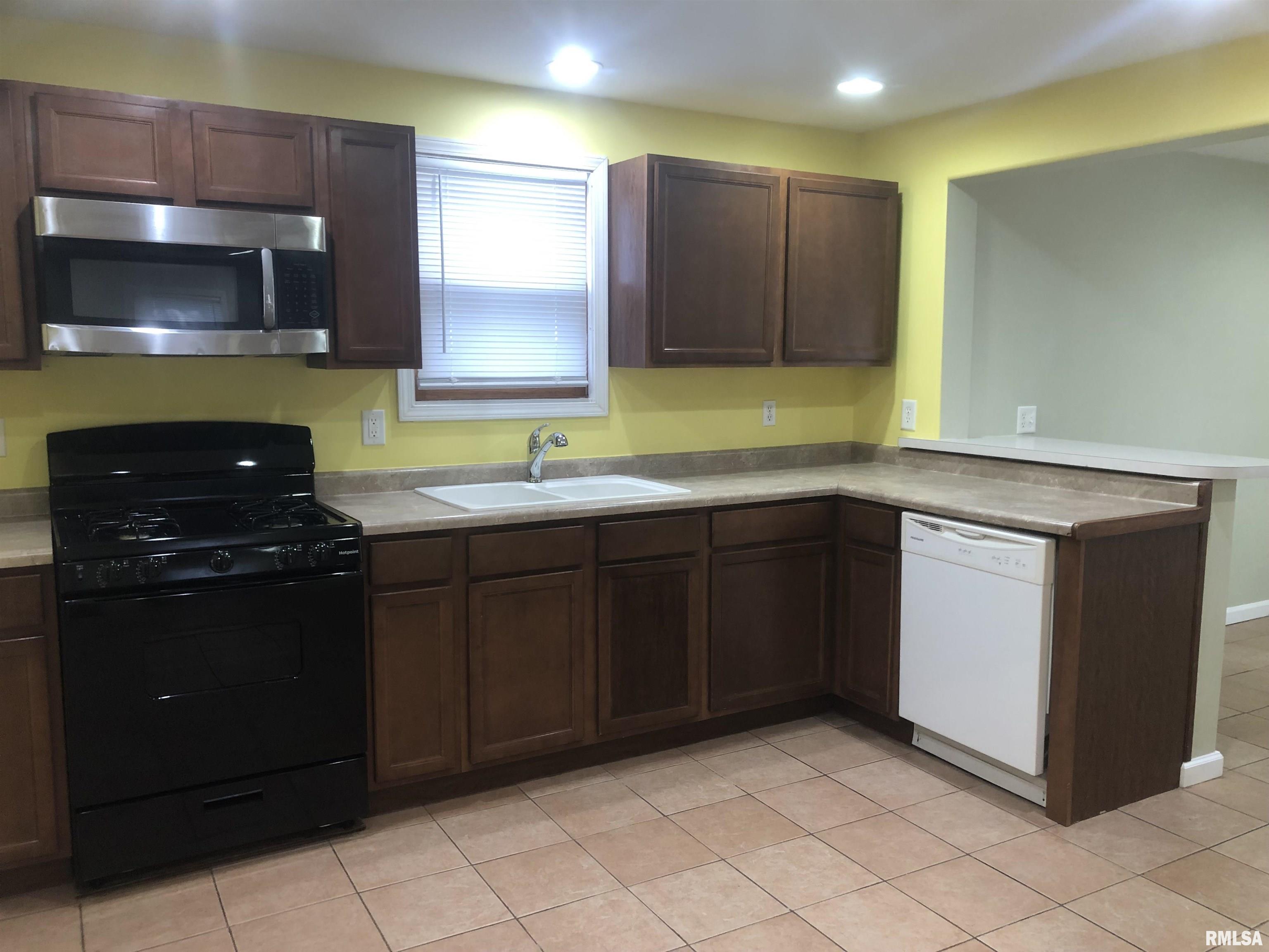 802 North Indiana Avenue Springfield, IL 62702 - Photo 5 of 23