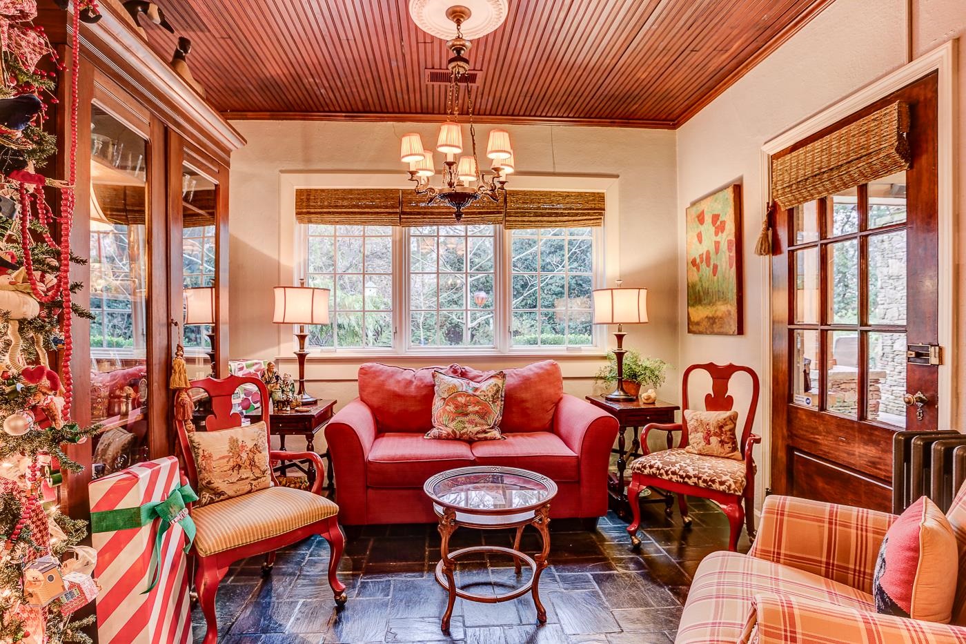 450 South Goodlett Street Memphis, TN 38117 - Photo 10 of 37 Sunroom / solarium with a chandelier
