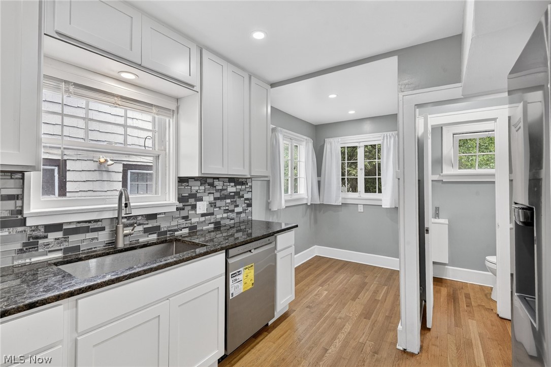 927 Englewood Road Cleveland Heights, OH 44121 - Photo 14 of 37