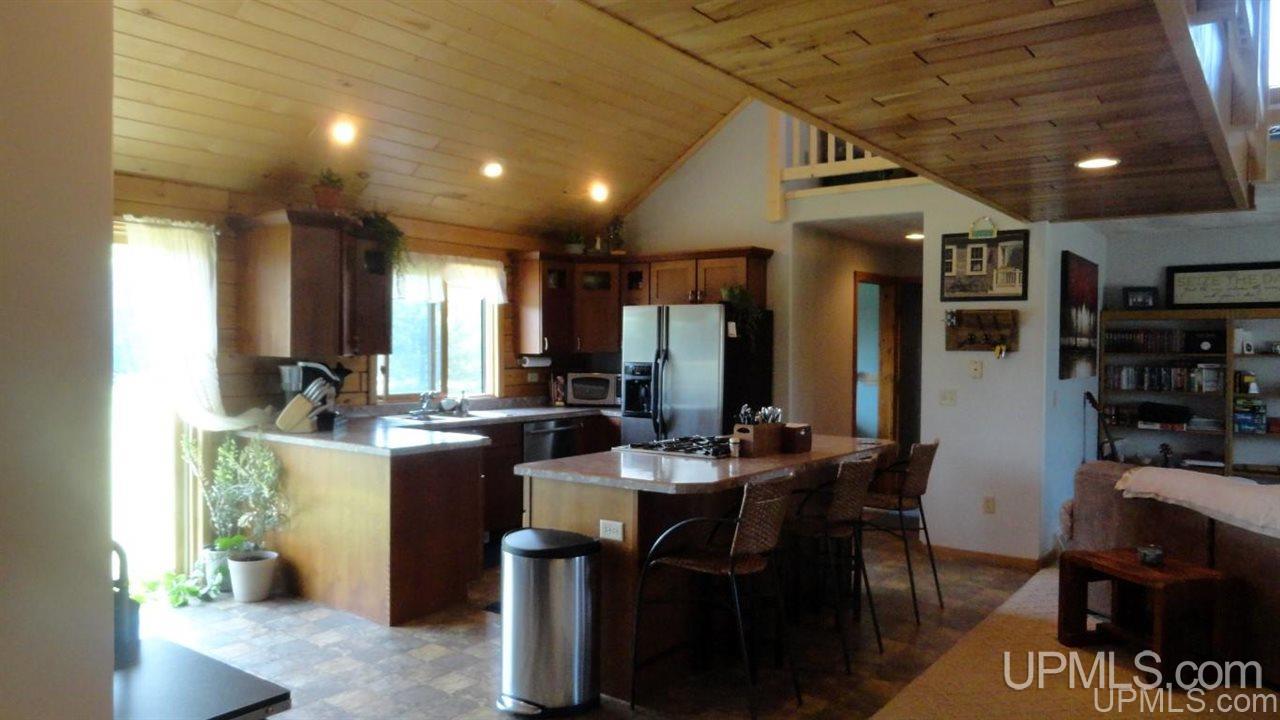 E10515 County Rd H-58 Munising, MI 49862 - Photo 4 of 30
