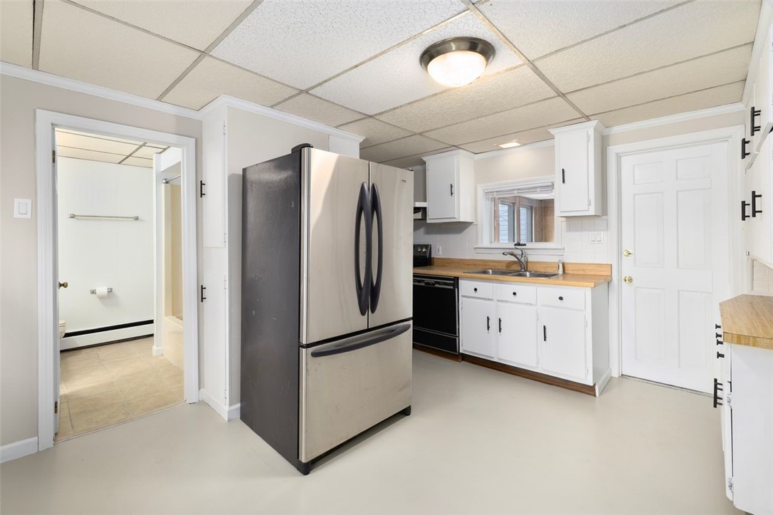 123 Harrington Avenue Warwick, RI 02888 - Photo 5 of 41