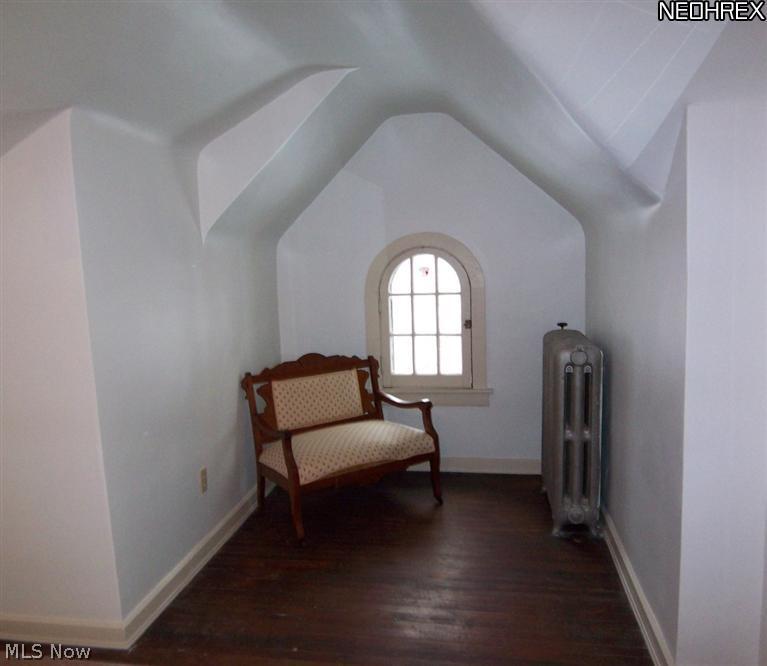 3165 Coleridge Road Cleveland, OH 44118 - Photo 20 of 23 Serene, charming alcove in third floor suite.