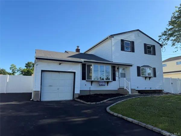 $699,999 | 3 Perry Street, Brentwood, NY 11717