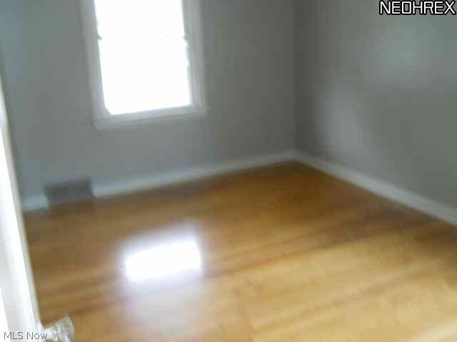 1583 Winchester Road Cleveland, OH 44124 - Photo 5 of 10