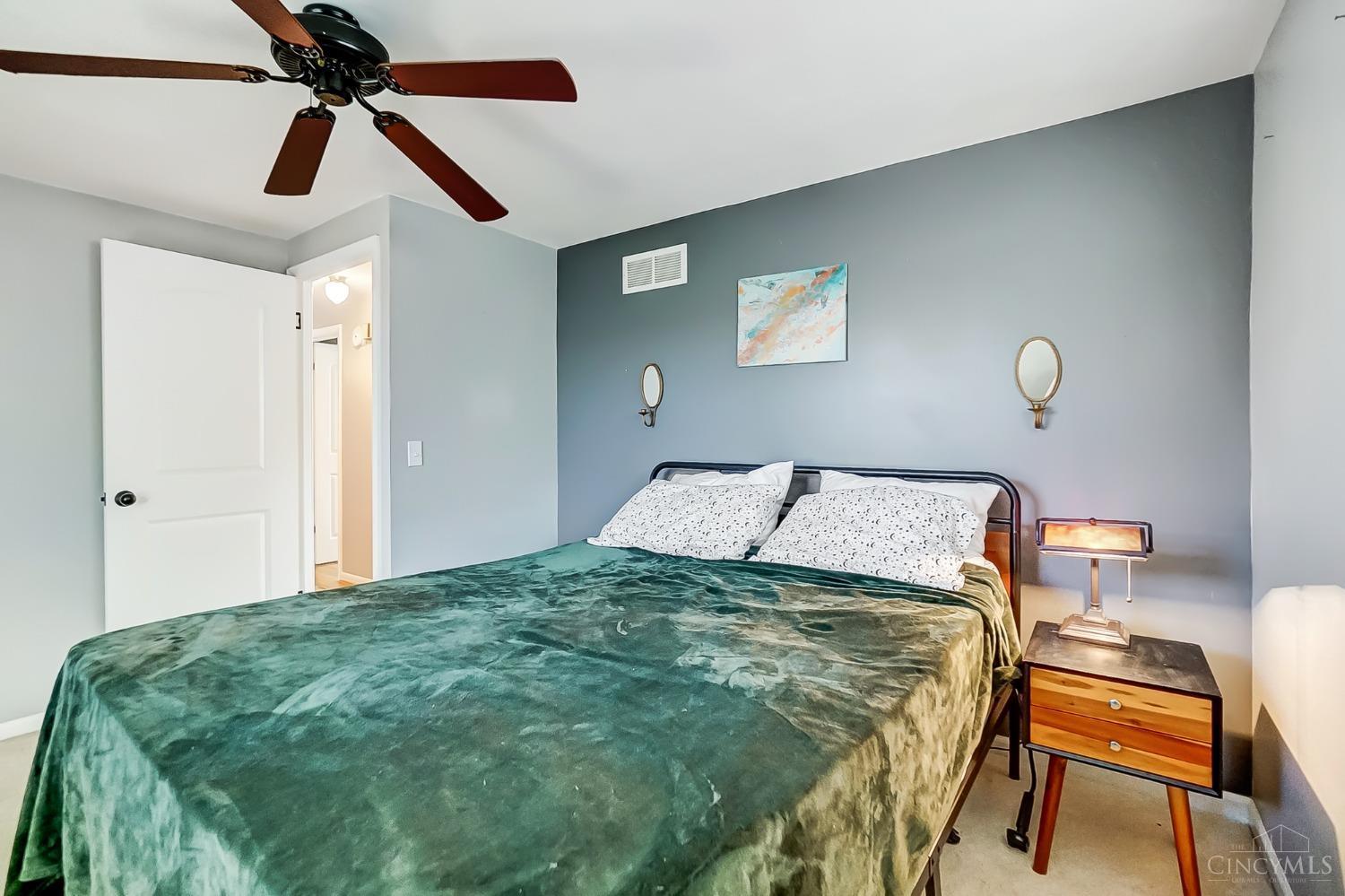 4842 Hanley Road Cincinnati, OH 45247 - Photo 12 of 38