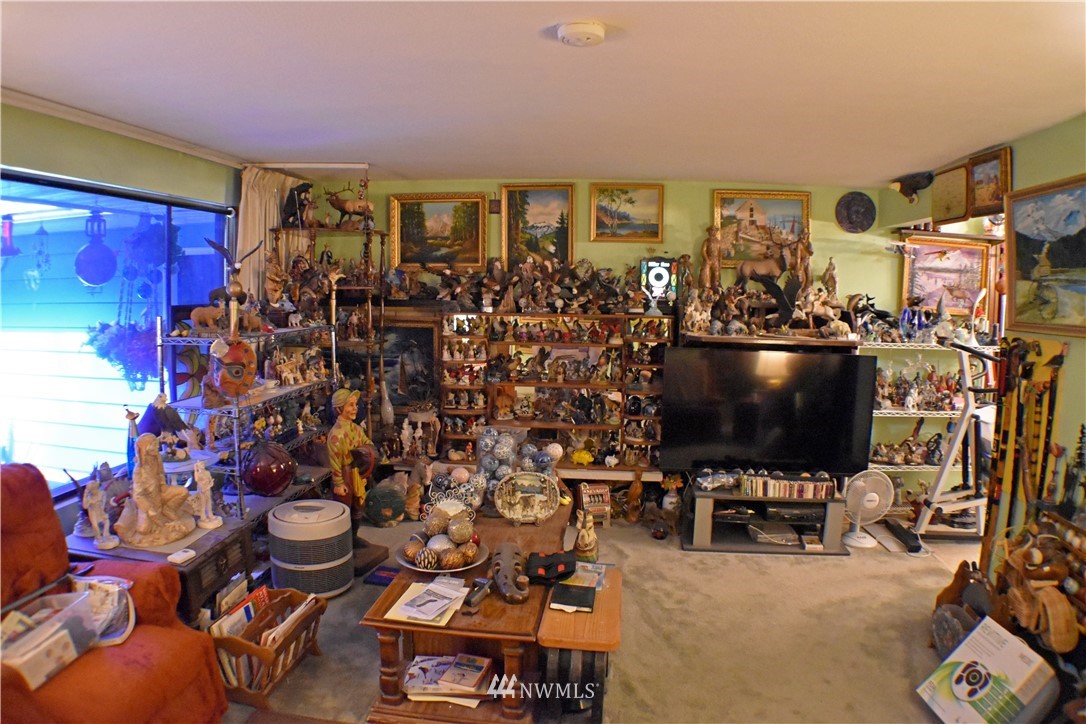 12707 Alexander Road Everett, WA 98204 - Photo 2 of 16 Gallery Image 2