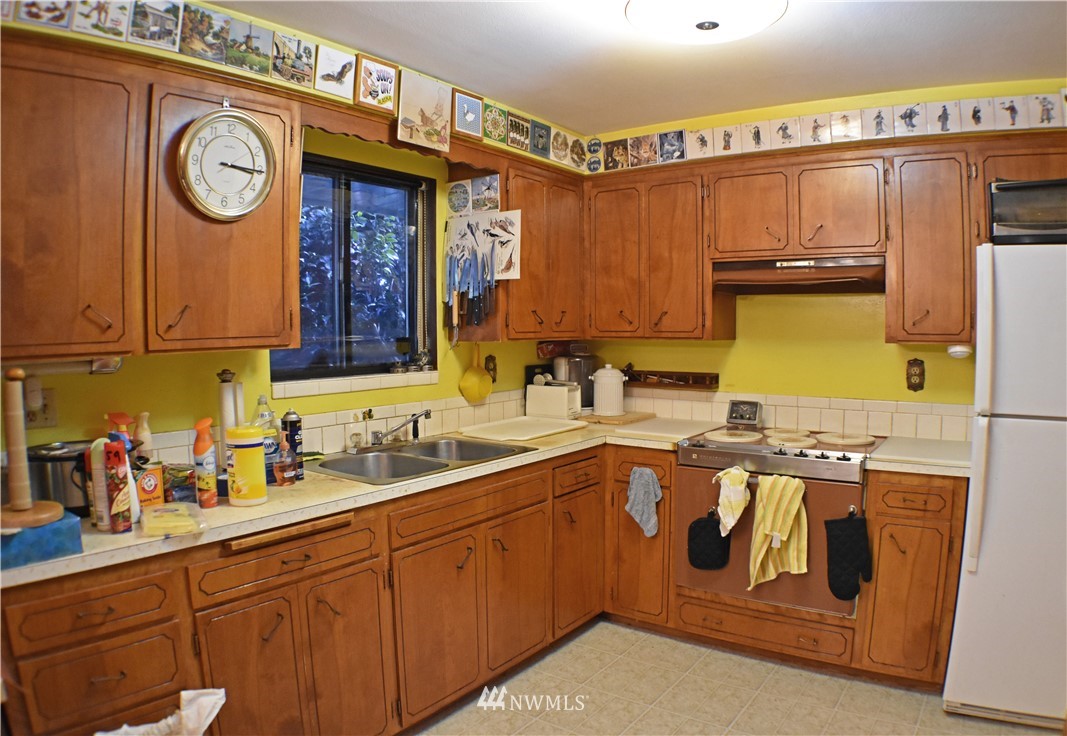 12707 Alexander Road Everett, WA 98204 - Photo 3 of 16 Gallery Image 3