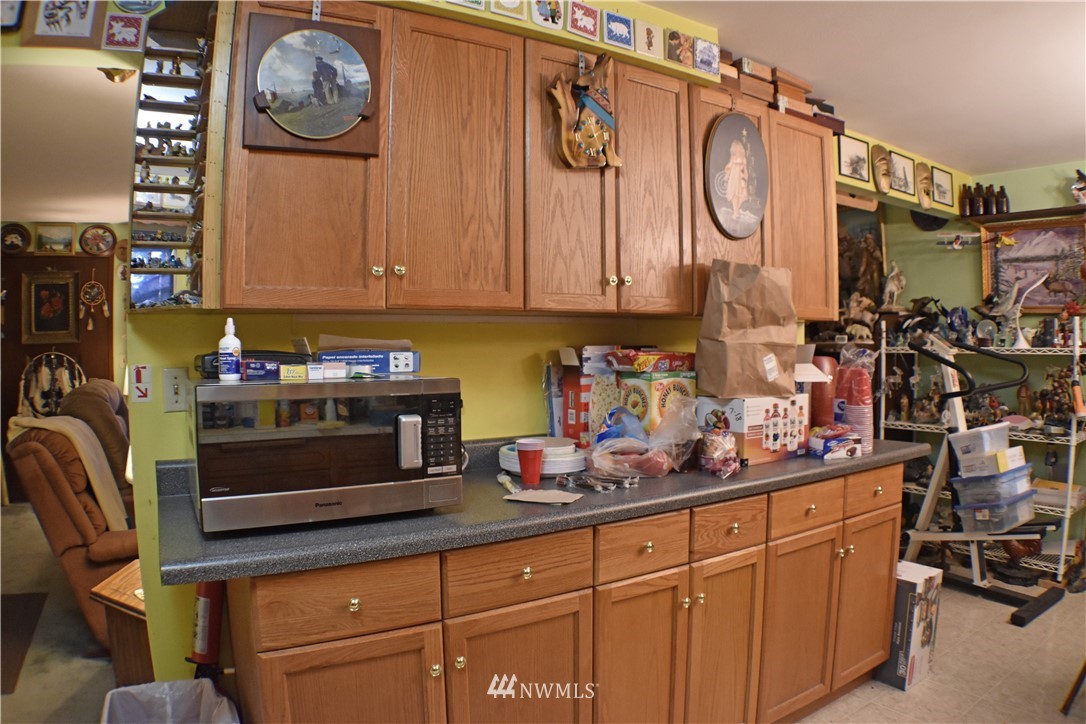 12707 Alexander Road Everett, WA 98204 - Photo 5 of 16 Gallery Image 5