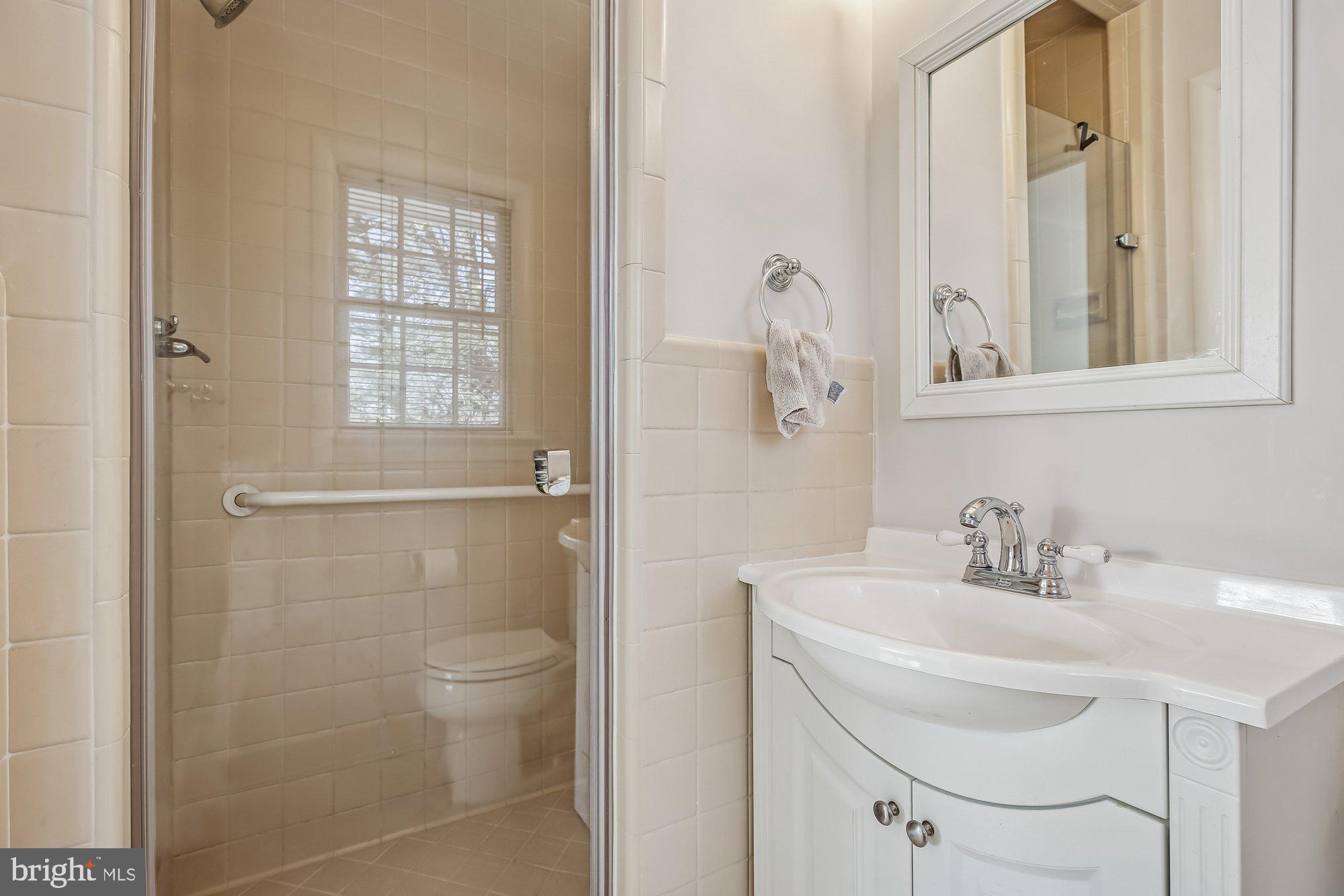606 Winhall Way Silver Spring, MD 20904 - Photo 33 of 77 Primary Bath