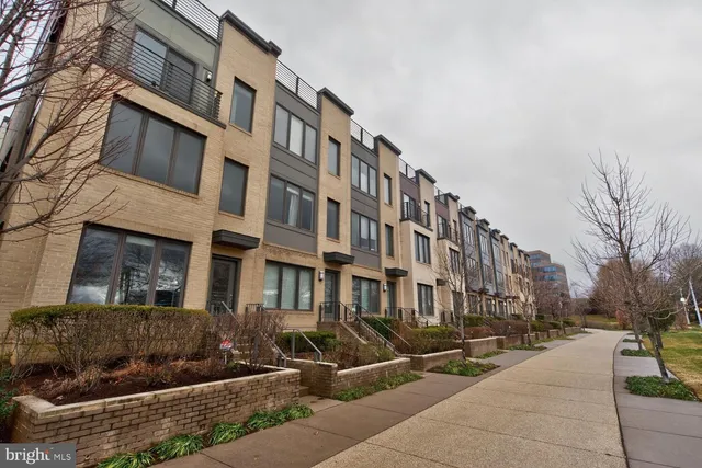 $4,500 | 10425 Fernwood Road, Bethesda, MD 20817