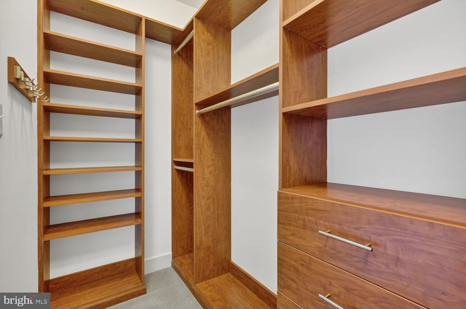 10425 Fernwood Road Bethesda, MD 20817 - Photo 11 of 20