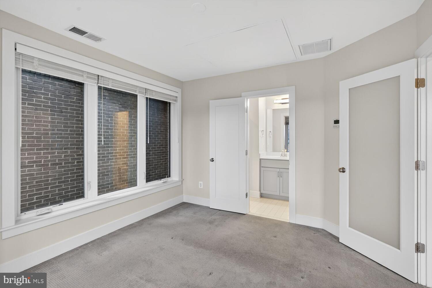 10425 Fernwood Road Bethesda, MD 20817 - Photo 3 of 20