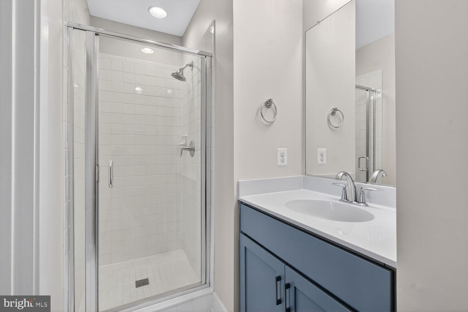 10425 Fernwood Road Bethesda, MD 20817 - Photo 4 of 20