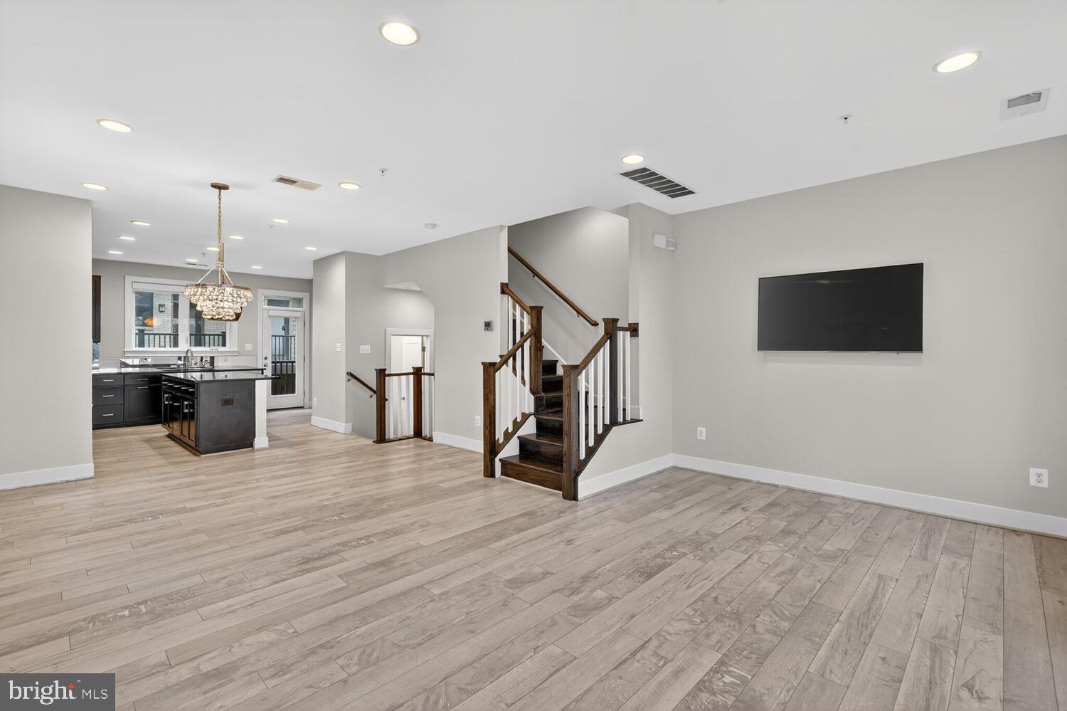 10425 Fernwood Road Bethesda, MD 20817 - Photo 5 of 20