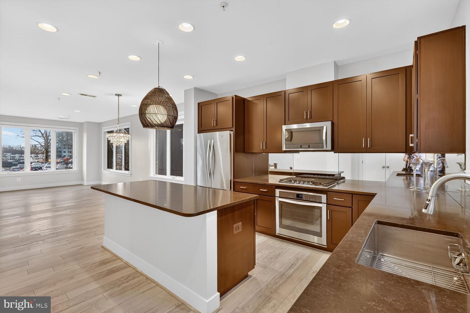 10425 Fernwood Road Bethesda, MD 20817 - Photo 7 of 20