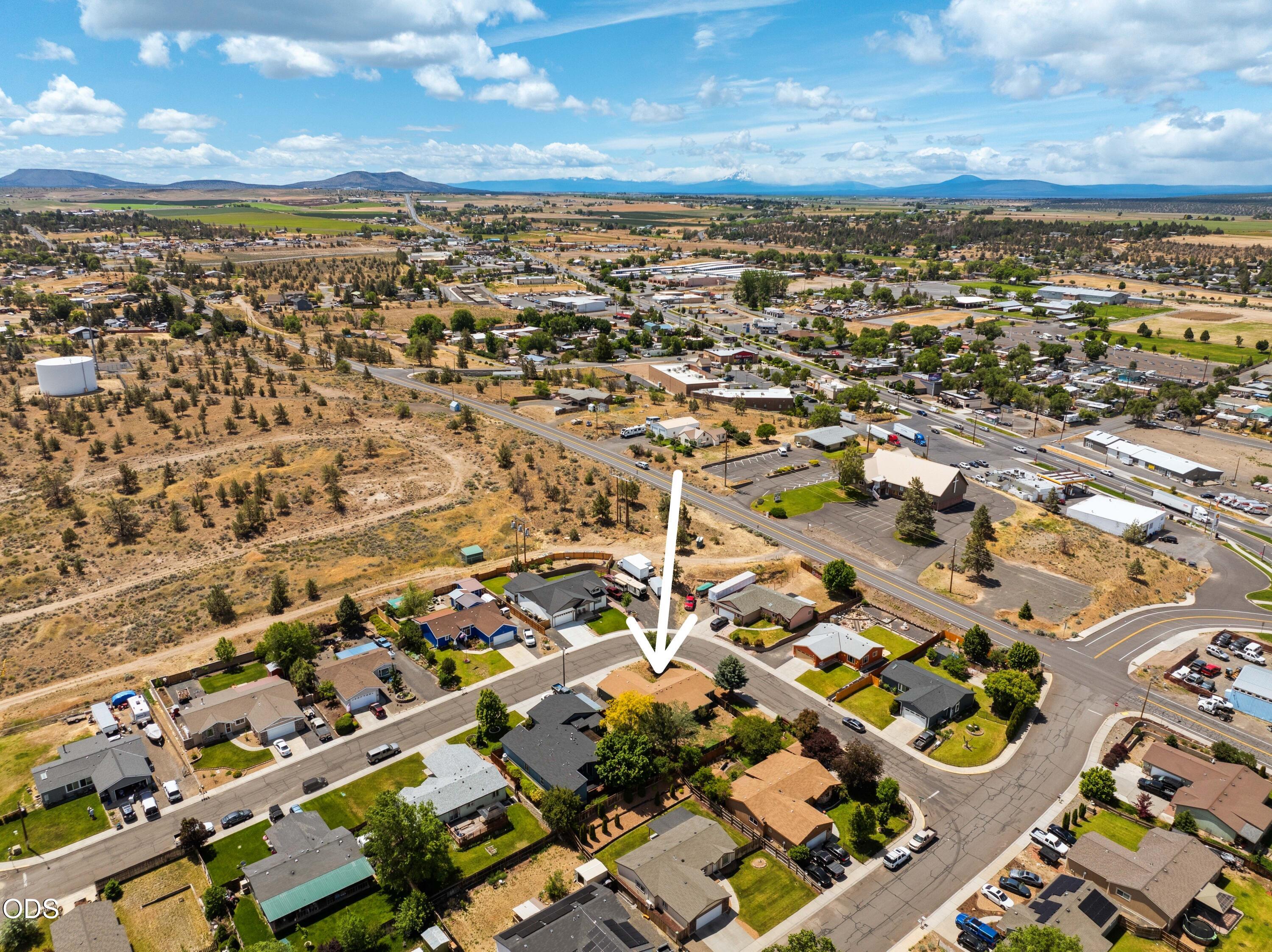 56 Southeast L St Loop Madras, OR 97741 - Photo 5 of 50