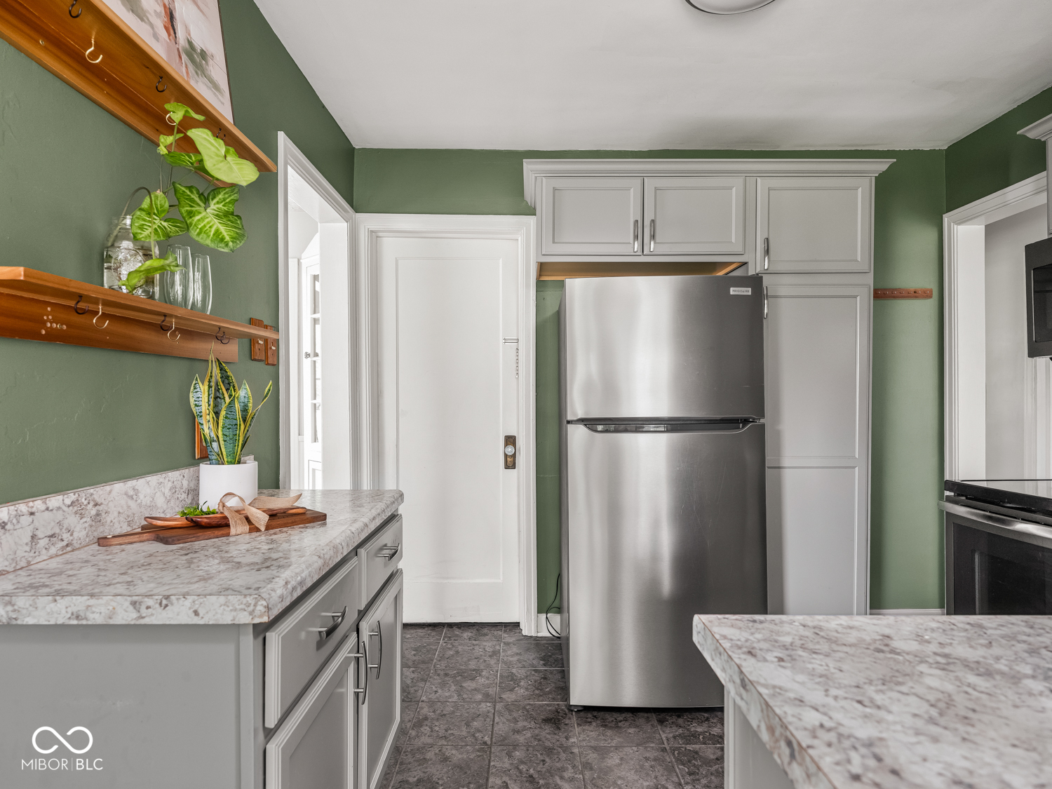 209 Burbank Road Indianapolis, IN 46219 - Photo 26 of 50 Gallery Image 26