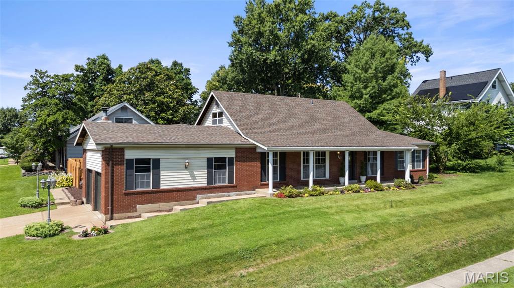 821 South Sappington Road St. Louis, MO 63126 - Photo 2 of 53 Gallery Image 2