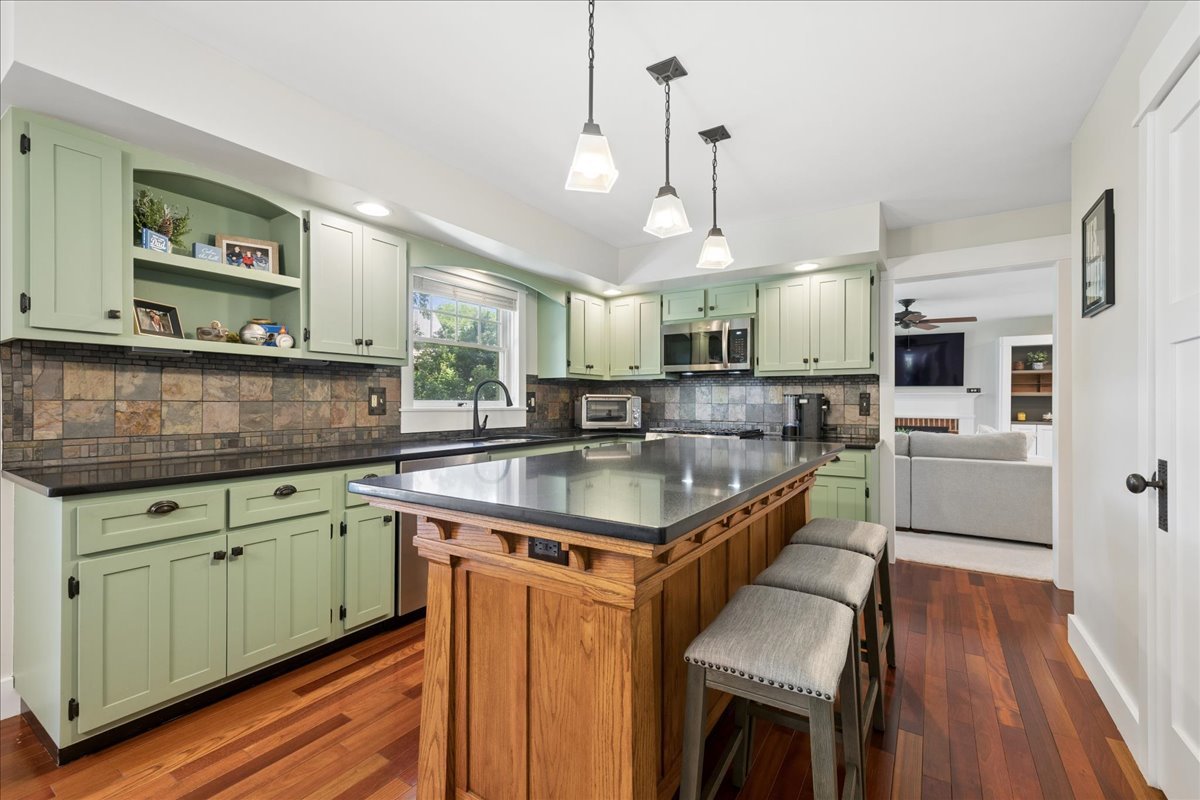 190 Old Forge Road Elgin, IL 60123 - Photo 9 of 29