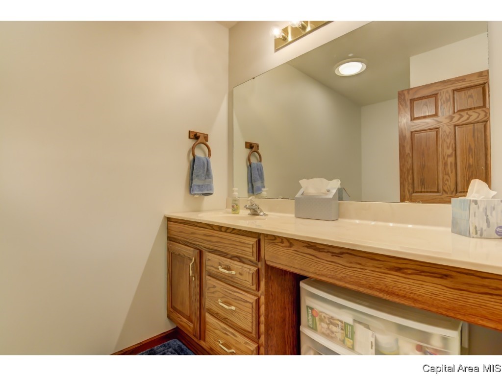 24550 Brookwood Hills Road Athens, IL 62613 - Photo 15 of 31 Gallery Image 15