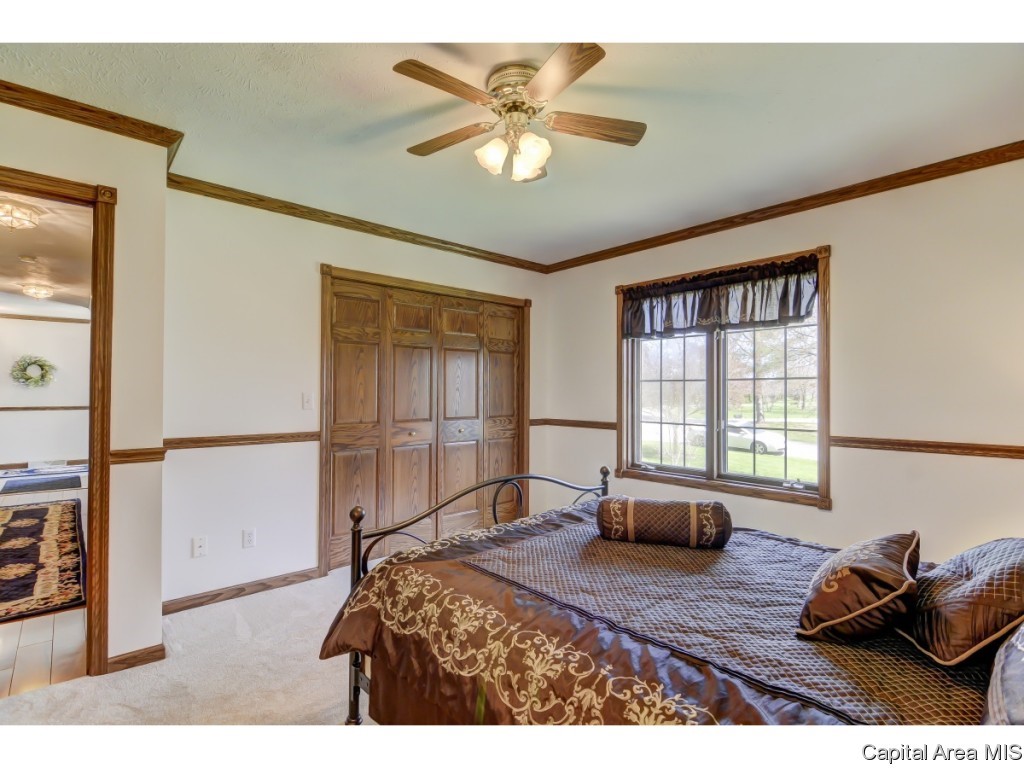 24550 Brookwood Hills Road Athens, IL 62613 - Photo 22 of 31 Gallery Image 22