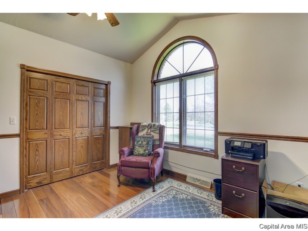 24550 Brookwood Hills Road Athens, IL 62613 - Photo 23 of 31 Gallery Image 23