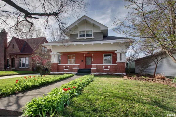 $259,900 | 2208 Vermont Street, Quincy, IL 62301