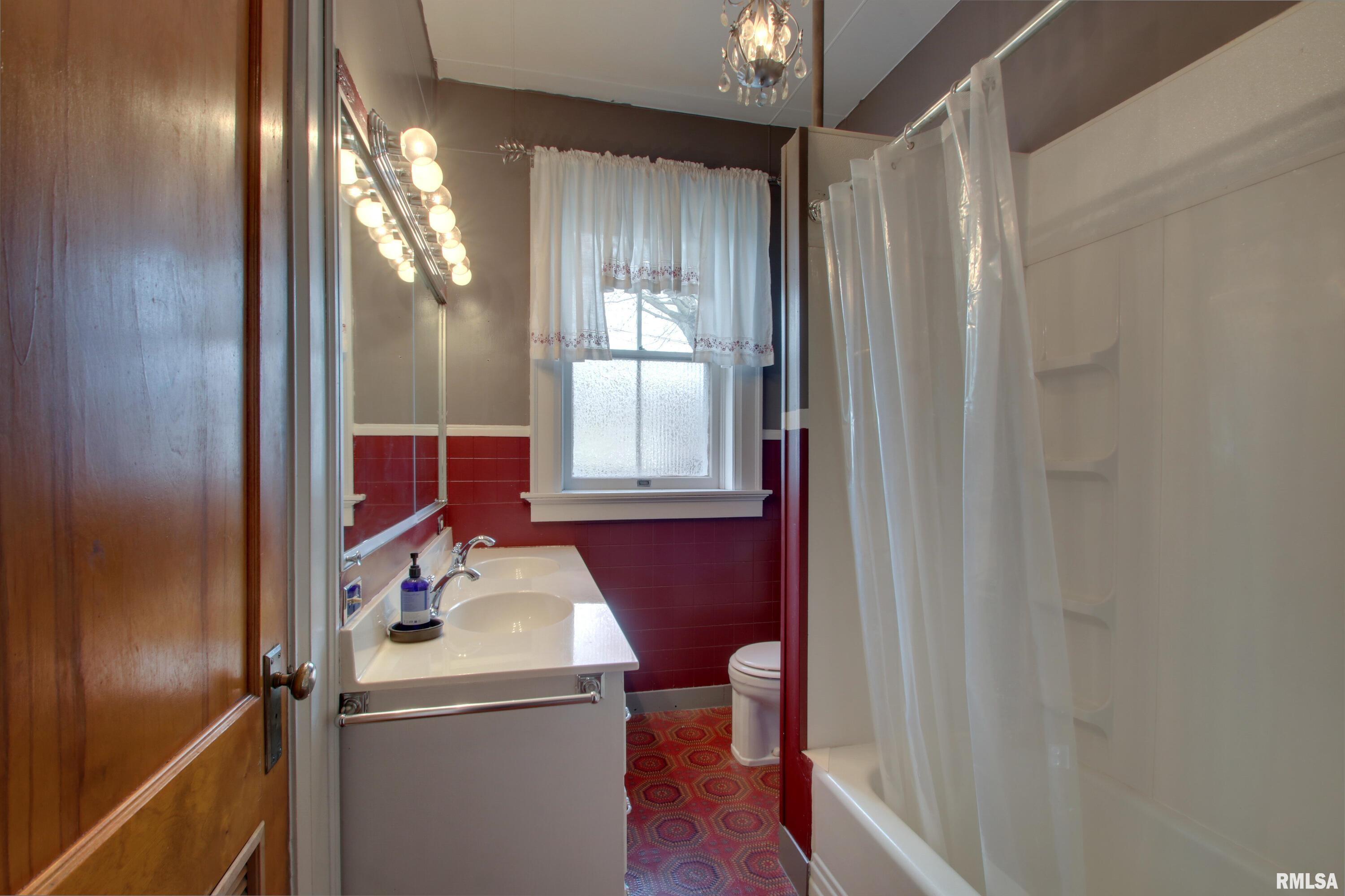 2208 Vermont Street Quincy, IL 62301 - Photo 12 of 27