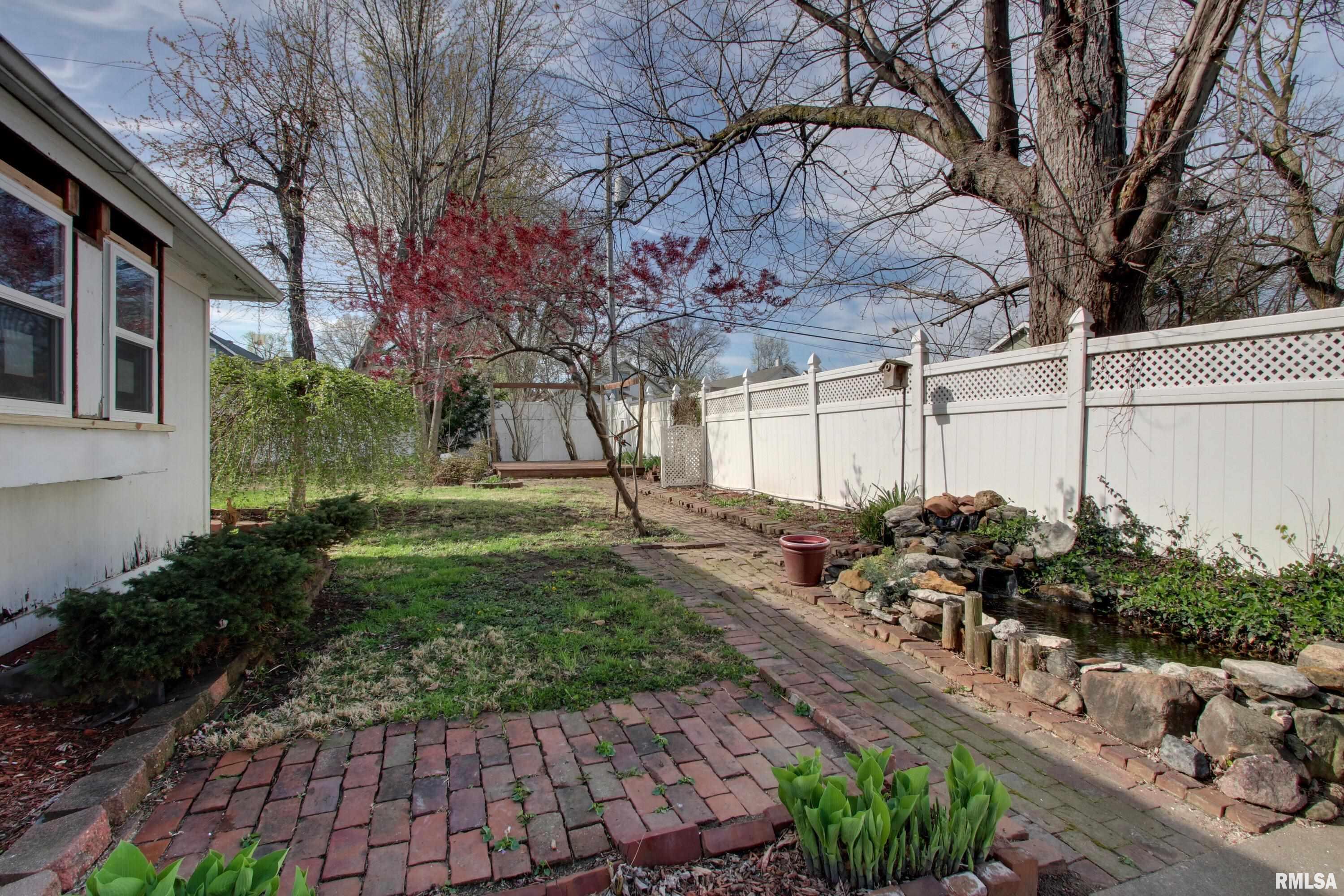 2208 Vermont Street Quincy, IL 62301 - Photo 23 of 27