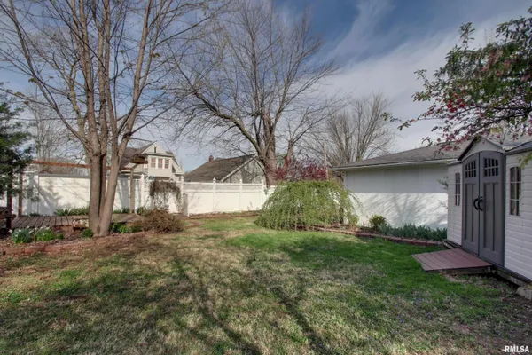 $259,900 | 2208 Vermont Street, Quincy, IL 62301