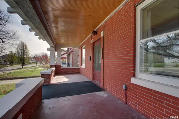 $259,900 | 2208 Vermont Street, Quincy, IL 62301