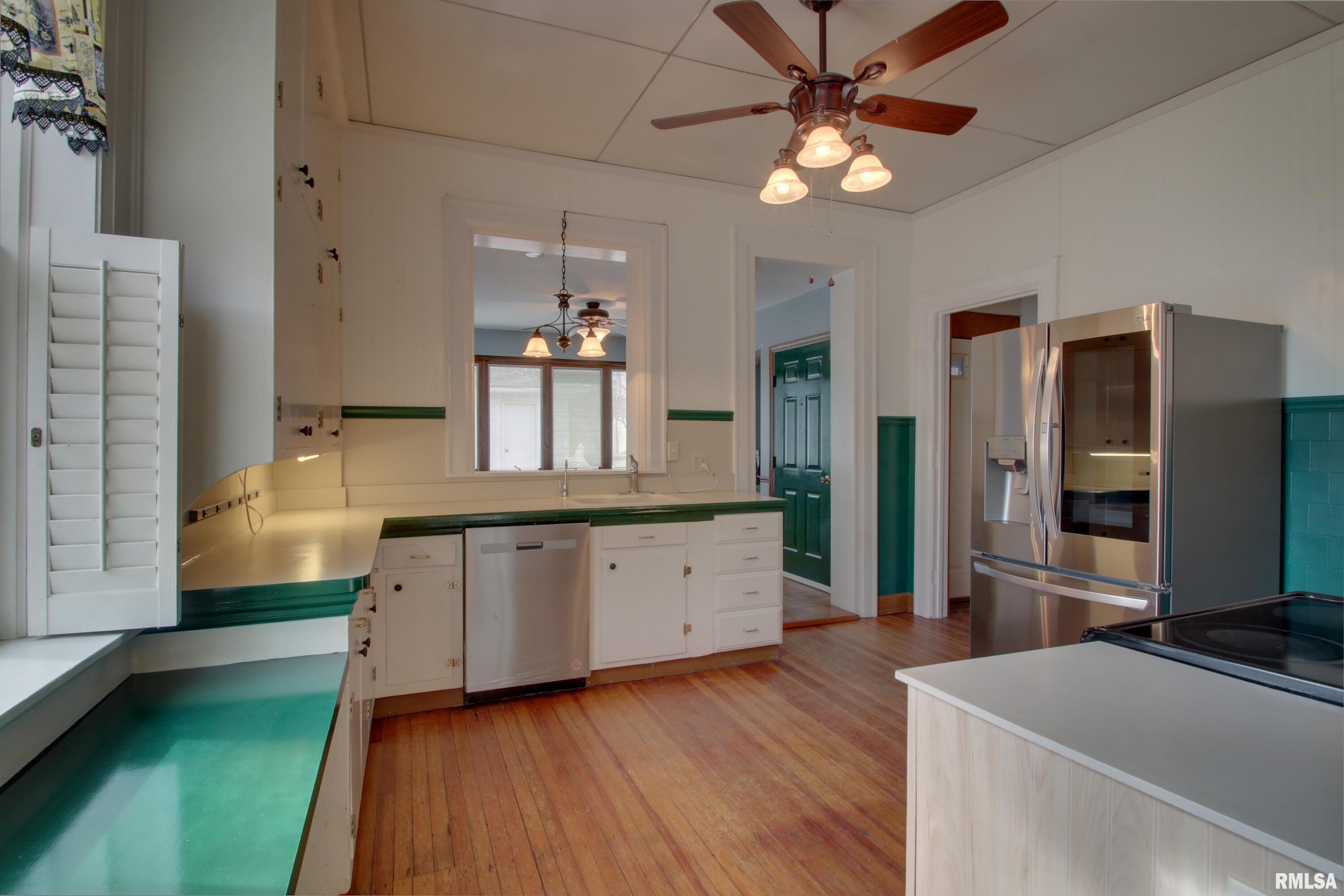2208 Vermont Street Quincy, IL 62301 - Photo 7 of 27